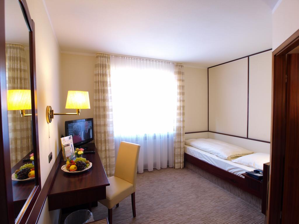 Hotel Landhaus Silbertanne Rotenburg an der Fulda Luaran gambar